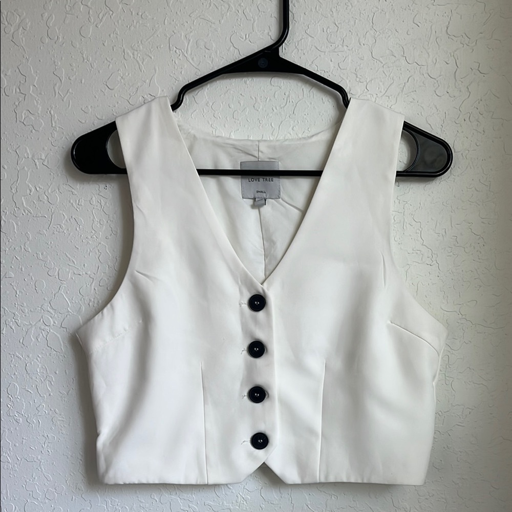 Love Tree Cream Sleeveless Fitted Crop Top